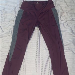 Athletic leggings  , maroon